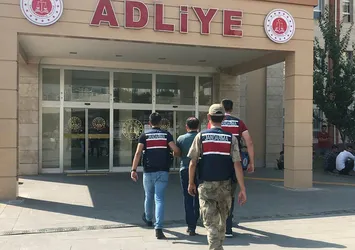 FETÖ'den aranırken, bayram ziyaretinde yakalandı