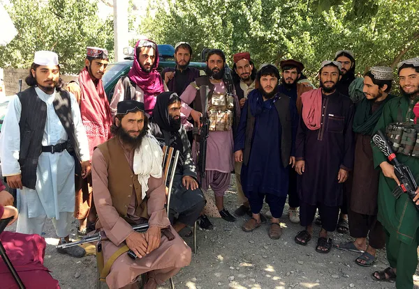 eski-abd-baskani-barack-obamanin-takasta-kullandigi-5-taliban-uyesi-afganistanin-yeni-hukumetinde-yer-aldi-1631137501219.jpg Eski ABD Başkanı Barack Obama'nın takasta kullandığı 5 Taliban üyesi Afganistan'ın yeni hükümetinde yer aldı - 3