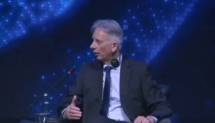 Peter Handley (Ekran görüntüsü)