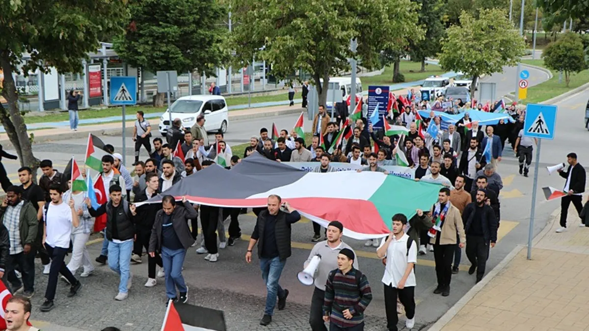 Samsun'da üniversite öğrencilerinden Filistin'e destek yürüyşü!