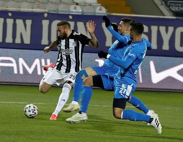 Son dakika spor haberleri | Beşiktaş’ta dizinden sakatlanan Cenk Tosun sezonu kapattı