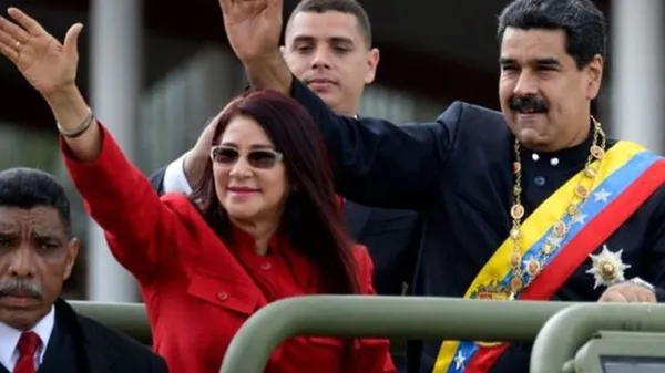 venezuela-devlet-baskani-maduro-abd-esime-benden-bosanmasi-icin-teklif-yapti-1607115140752.jpg Böylesi romanlarda olur: ABD o iş karşılığında Maduro'nun eşinin önüne dünyaları serdi