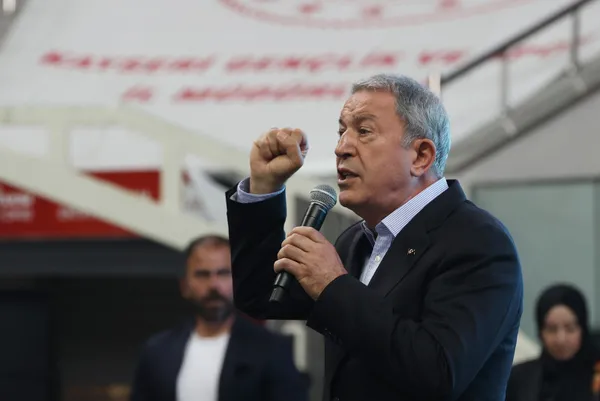 milli-savunma-bakani-hulusi-akar-duyurdu-suriyenin-kuzeyinde-19-terorist-etkisiz-hale-getirildi-1684842775829.jpg Milli Savunma Bakanı Hulusi Akar duyurdu! Suriye'nin kuzeyinde 19 terörist etkisiz hale getirildi - 1