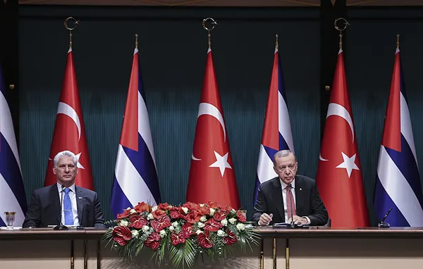 baskan-erdogan-kuba-devlet-baskani-bermudez-ile-gorustu-1672413841820.jpg Başkan Erdoğan, Küba Devlet Başkanı Bermudez ile görüştü! Ekonomi ve iş birliği vurgusu - 3