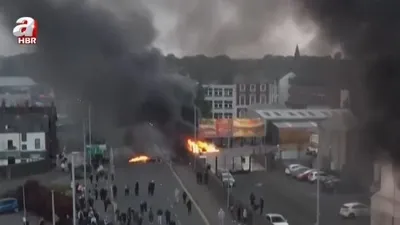 Kuzey İrlanda’da göçmen karşıtları sokakta!