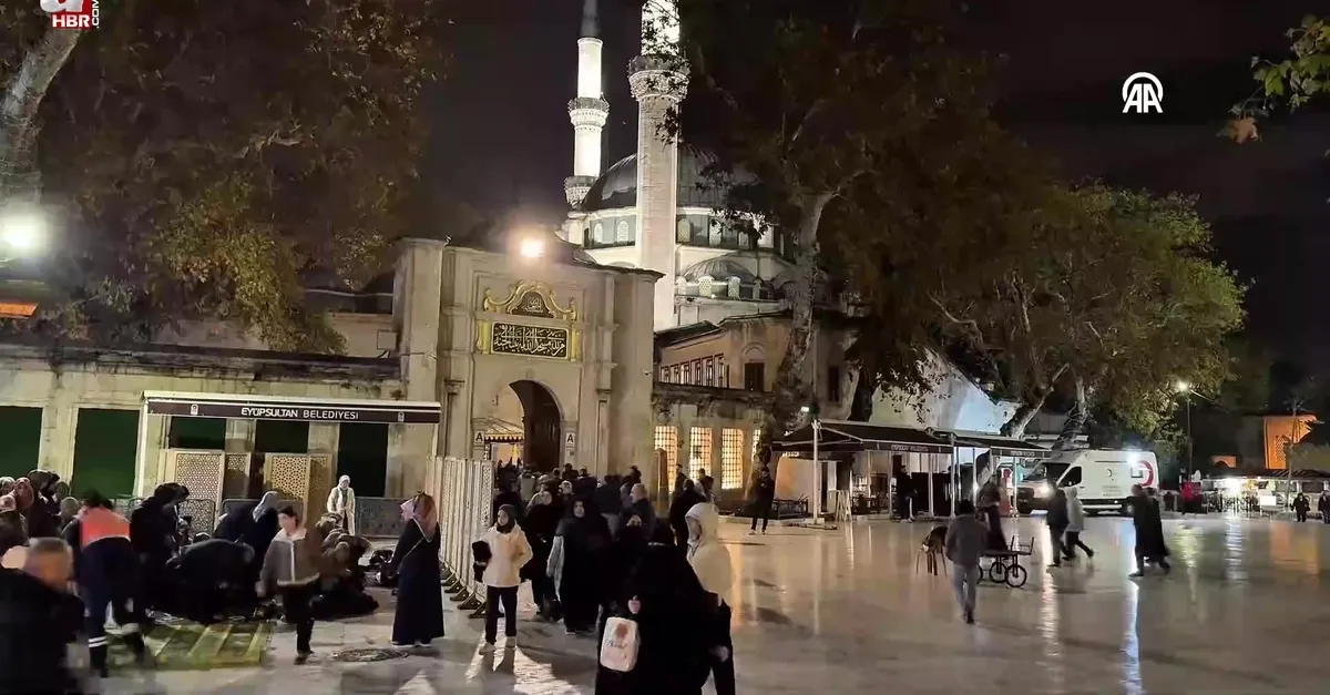 Eyüpsultan Camisi'nde Gazze için dua programı düzenlendi