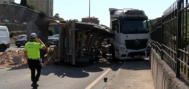 Maltepe'de hafriyat kamyonu devrildi: Yol trafiğe kapandı