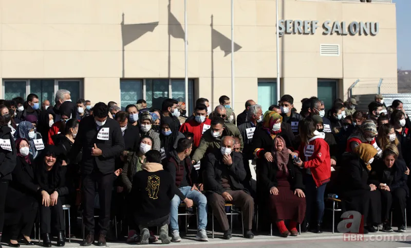 Türkiye Bitlis'te şehit düşen kahramanlarına veda ediyor! Bu acının tarifi yok 22