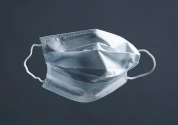 Fırsatçılar yine işbaşında! Maske fiyatlarını deldiler