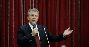 Canlı yayında insanları ikna et