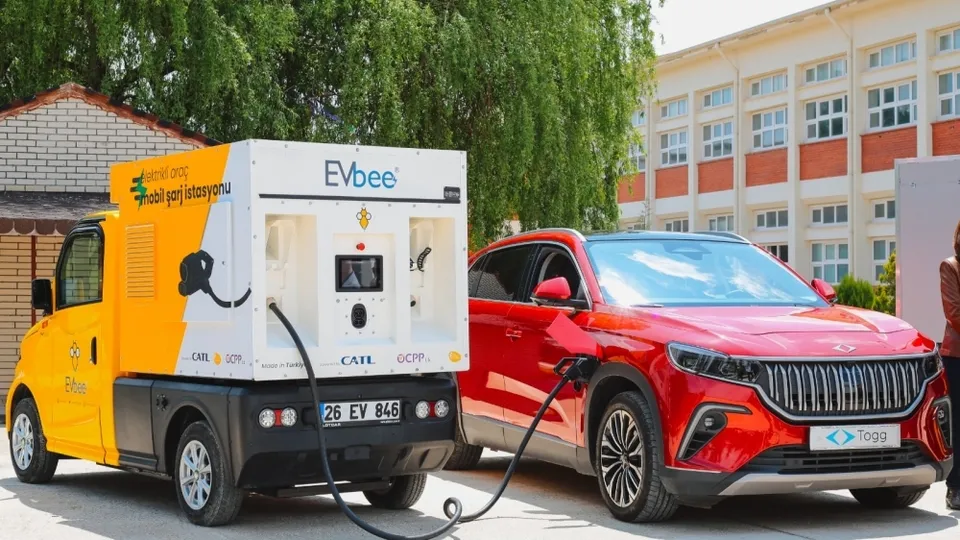 Elektrikli araçlar için seyyar şarj istasyonu dönemi! Şarj biterse korkusu sona eriyor