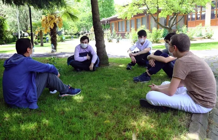 Hazine ve Maliye Bakanı Berat Albayrak’tan sokaklarımız gençlerimizle çok daha güzel mesajı