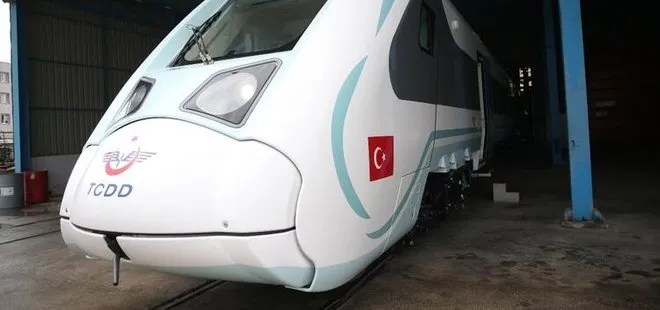 Türkiye’nin ilk yerli ve milli elektrikli treni pazartesi günü raylara iniyor