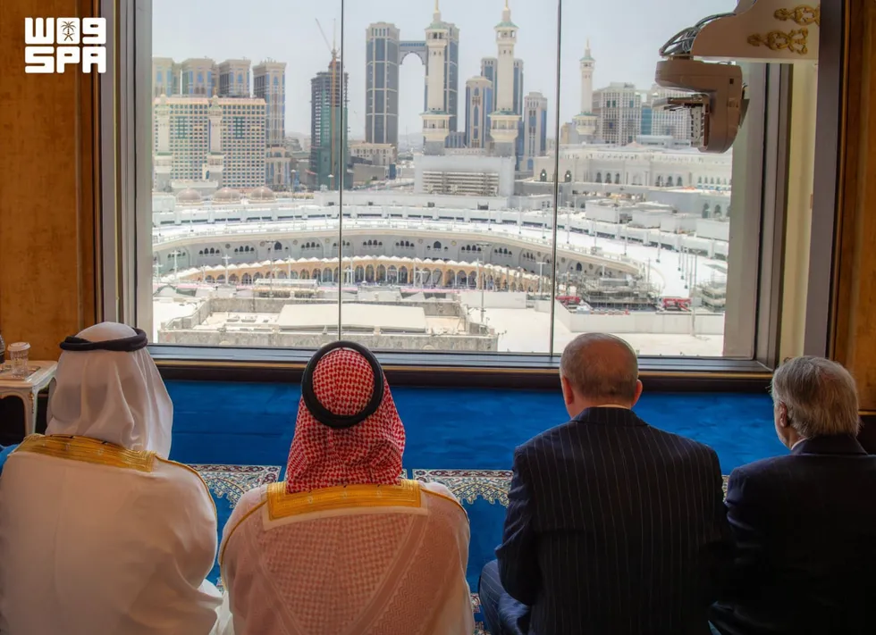 Başkan Erdoğan'dan Suudi Arabistan çıkarması! Liderler Kabe karşısında cuma namazını kıldı - 1