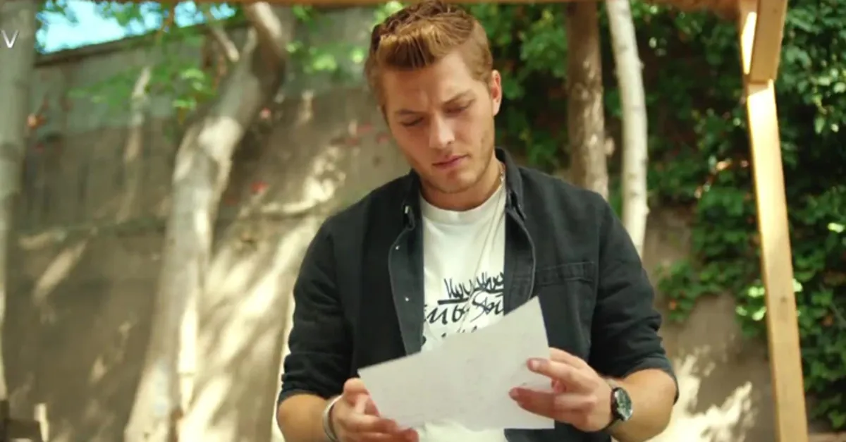 Azra Gençliğim Eyvah'ın 14. bölümünde mektupta ne yazdı?