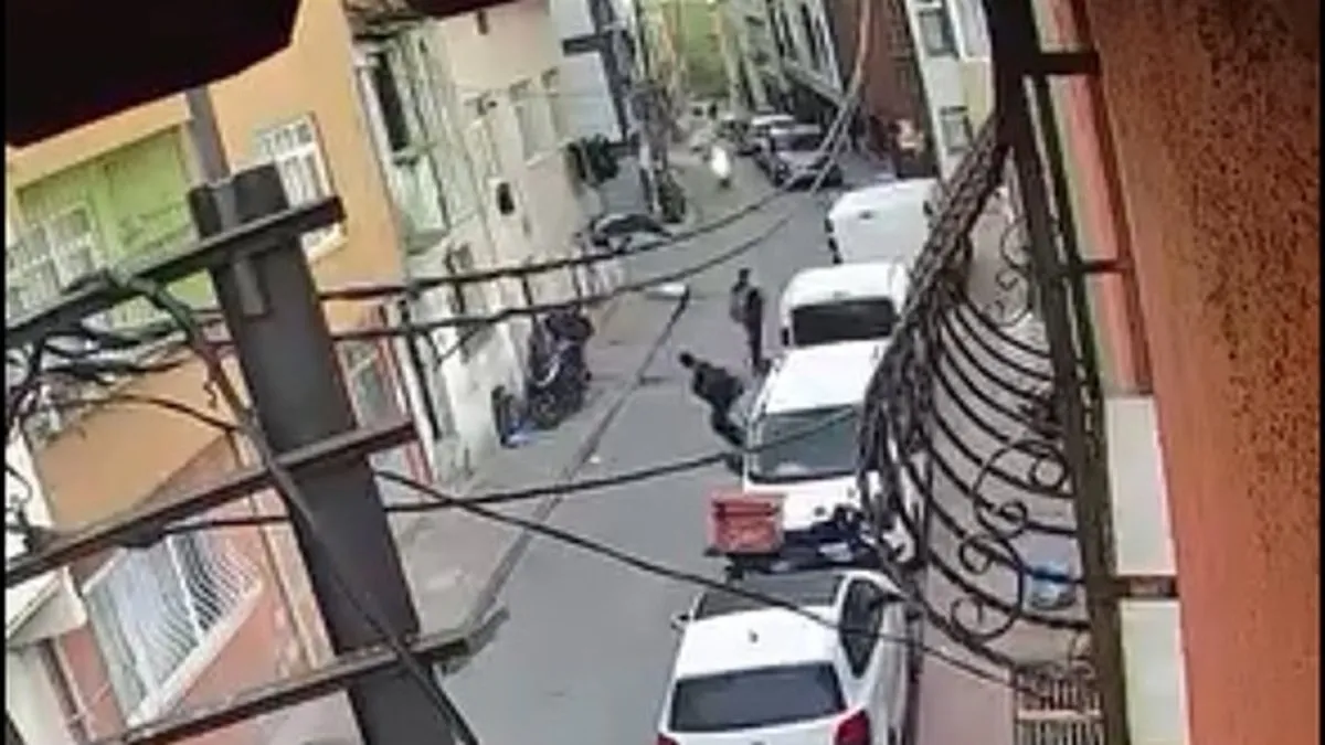 İstanbul'un göbeğinde vahşet! Ortaokul öğrencisi arkadaşını boynundan bıçakladı