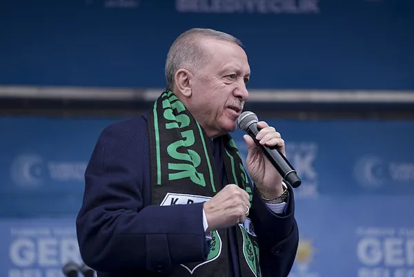 baskan-erdogandan-kiliste-onemli-aciklamalar-chpye-balya-balya-para-ayari-kule-yapmak-disinda-bir-icraatlari-y-1711040673482.jpg Başkan Erdoğan'dan Kilis'te önemli açıklamalar! CHP'ye balya balya para ayarı: Kule yapmak dışında bir icraatları yok - 3