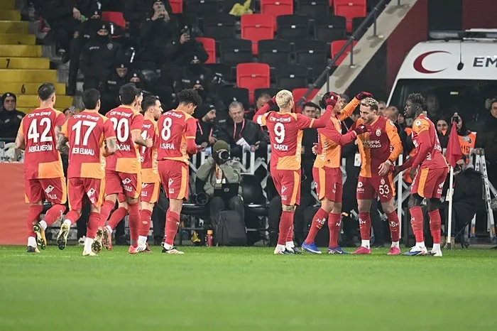 aslan-adini-finale-yazdirdi-mac-sonucu-galatasaray-4-1-trabzonspor-1767642847314.jpeg Fotoğraf (AA)