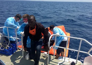 Son dakika: Türk kara sularına geri itilen 26 sığınmacı kurtarıldı
