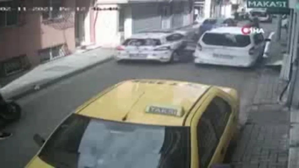 Düğün konvoyunda akılalmaz kaza! Ölümden döndü