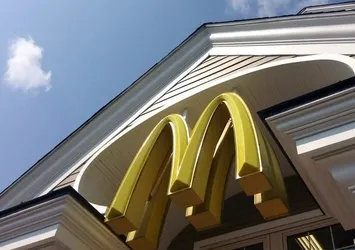 ABD’de ekonomik kriz büyüyor: Dünya devi batıyor! MCDonald’s ofisleri kapatıldı | Bir devrin sonu mu?