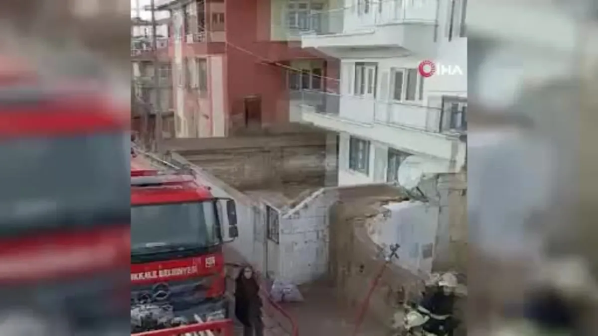 Tek katlı evde çıkan yangın korkuttu