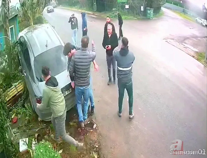 Parkta dinlenirken arabanın altında kaldı! Mucize kurtuluş kamerada 3