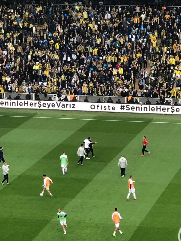 Son dakika: Fenerbahçe-Galatasaray derbisi öncesi Volkan Demirel ve Hasan Şaş birbirine girdi