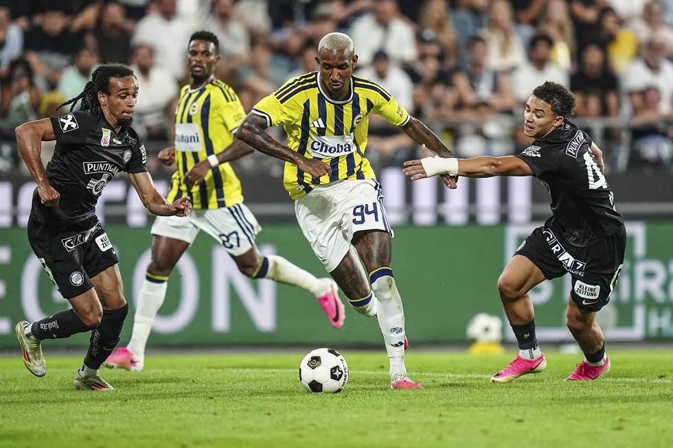 1786486551651.jpg Sturm Graz hocasından Fenerbahçe itirafı: "İki maçı da domine ettiler" - 1