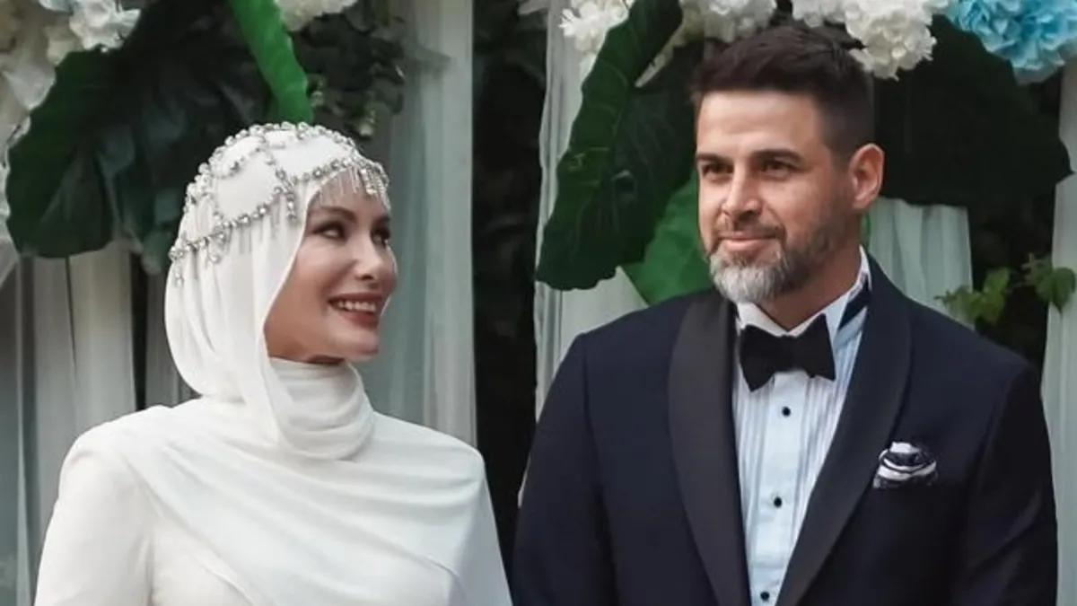 Gamze Özçelik'e beğeni yağdı! Eşi Reshad Strik'le Paris'te...