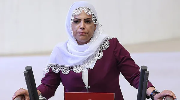 HDP'li vekil Remziye Tosun'un terörden yakalanıp gözaltına alınan eski eşi Mustafa Tosun adliyede - 1