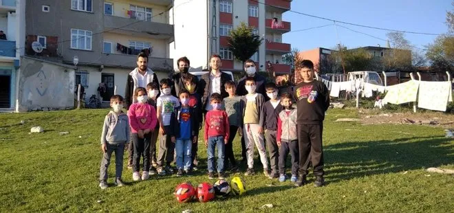 Arnavutköy Gençlik Meclisi üyelerinden hindiye futbol öğreten miniklere sürpriz