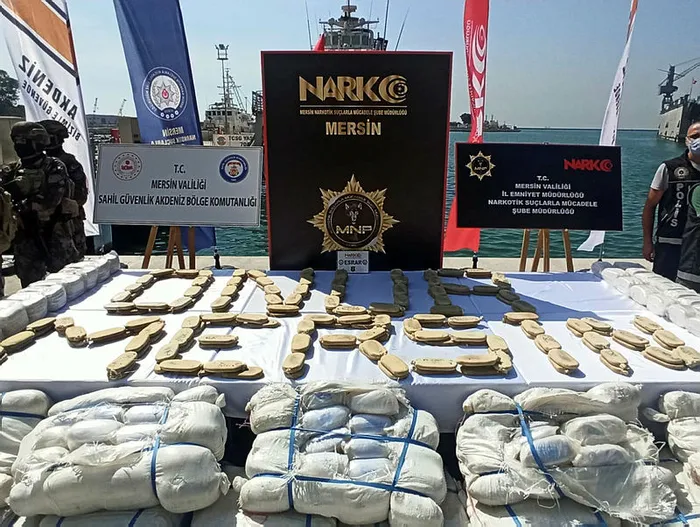 Son dakika: Akdeniz'de tarihi uyuşturucu operasyonu! İçişleri Bakan Yardımcısı Mehmet Ersoy detaylarını anlattı - 5