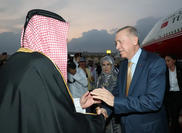 Katar’da Başkan Recep Tayyip Erdoğan rüzgarı! Almanya Cumhurbaşkanı Frank-Walter Steinmeier’e ayar, Başkan Erdoğan’a resmi tören