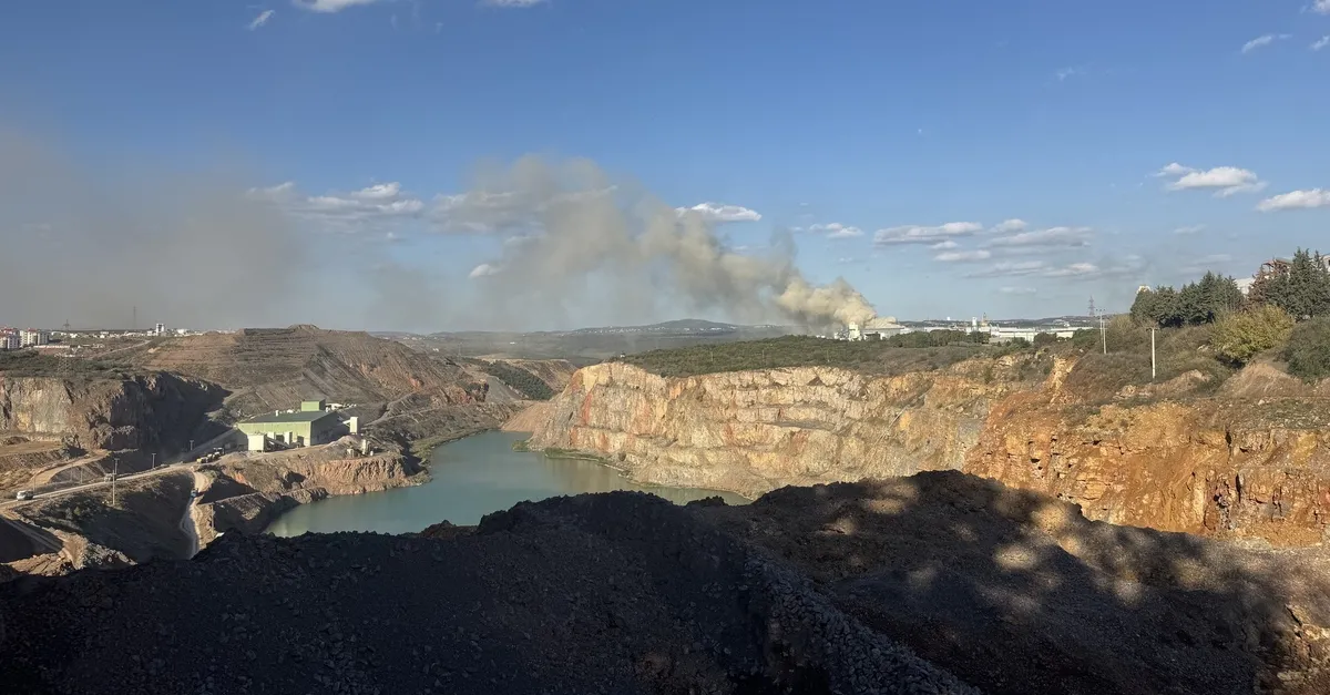 Gebze'de korkutan fabrika yangını!