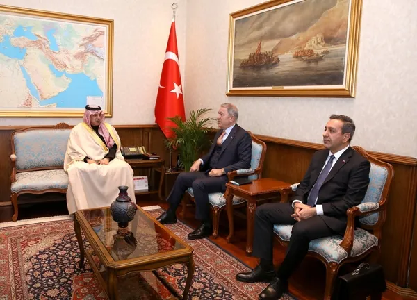 1671715307859.jpg Son dakika: Milli Savunma Bakanı Hulusi Akar Suudi mevkidaşı Talal Bin Abdullah Alotaibi'yi kabul etti - 1