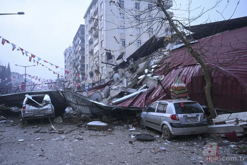 Depremden saatler sonra mucize kurtuluşlar! Umutlu bekleyişler sürüyor 25