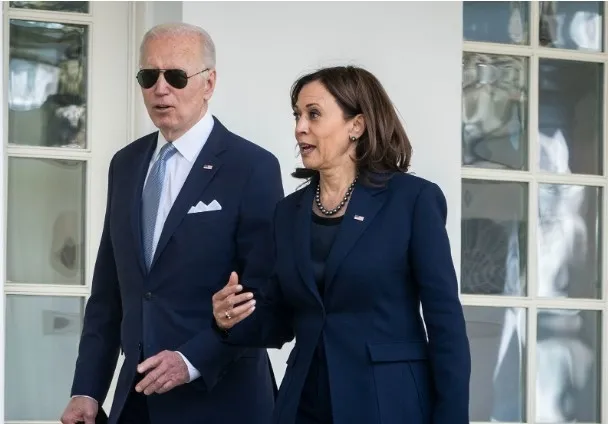 abd-mahkemesinden-trumpa-sok-talebi-reddedildi-hatalar-ve-asilsiz-iddialarla-dolu-1723661698668.jpg Trump'ın ʺsus payıʺ davasının yargıcı, davadan çekilmesine yönelik talebi reddetti.