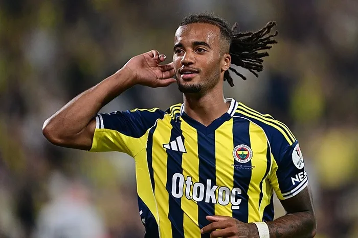 fenerbahce-rahat-gecti-sari-lacivertliler-3-puani-3-golle-kazandi-1755981184568.jpeg Fotoğraf (AA)