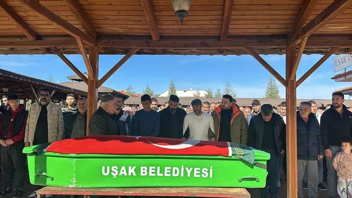 Uşak'ta feci olay! Babasının aracında vurulan 12 yaşındaki çocuğa acı veda - 1