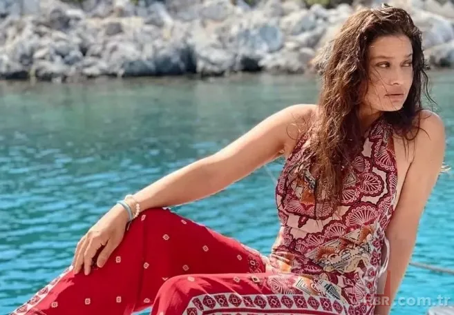 47 yaşındaki Nurgül Yeşilçay eski halini unutturdu! Açlık kuralını uygulayan Nurgül eridikçe eridi! Meğer zayıflama sırrı buymuş... 12