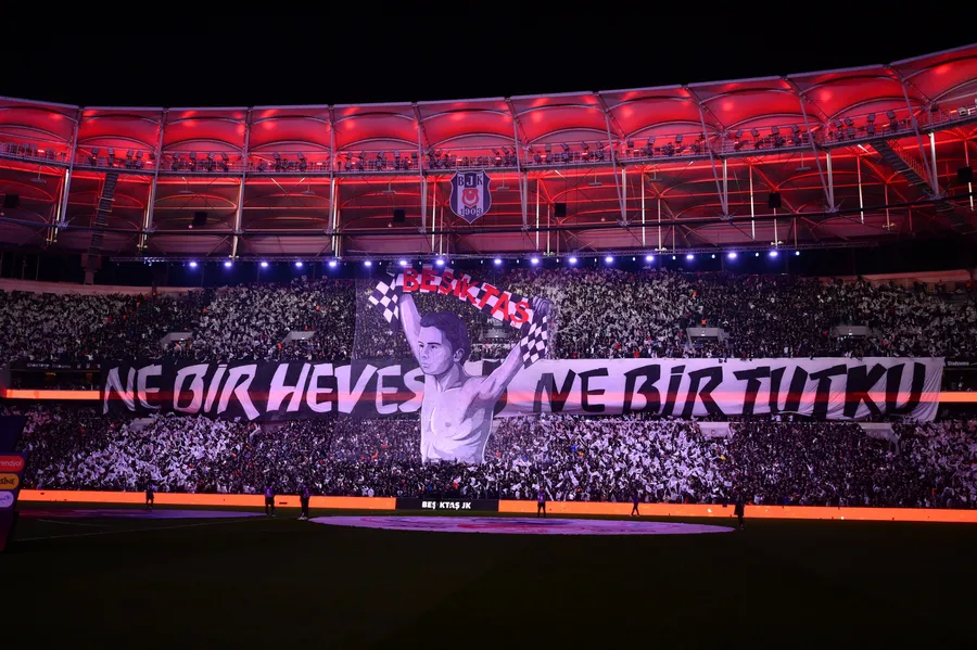 dev-derbiye-aslan-damgasi-galatasaray-besiktasi-tek-golle-devirdi-1772911060115.jpg Dev derbiye aslan damgası! Galatasaray Beşiktaş'ı tek golle devirdi - 9