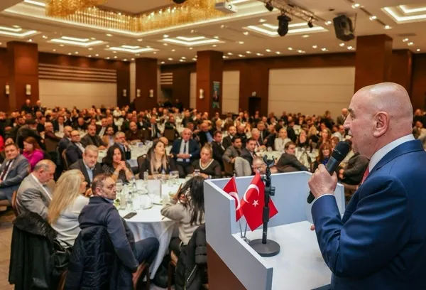 AK Parti’nin Ankara adayı Altınok Mansur Yavaş’a seslendi: Büyükşehir Belediyesi’nin 300 milyar TL bütçesi nerede?