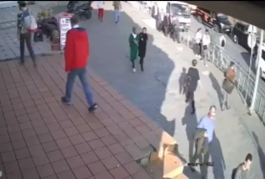 İstanbul'da başörtülü öğrencilere saldıran Semahat Yolcu'ya hapis cezası - 4