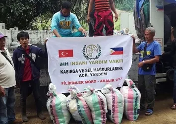 Selin vurduğu Filipinlere acil yardım