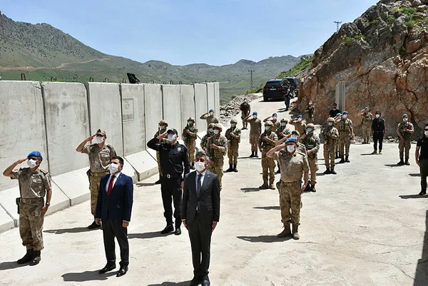 Teröristlerin 'girilmez' dediği Kato Dağı'nda 150 metrekarelik Türk bayrağı - 3