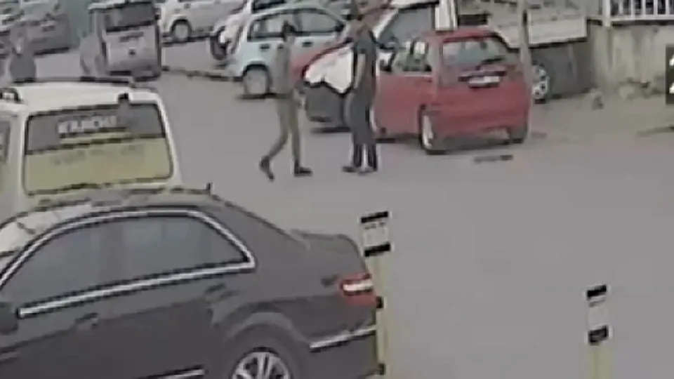 Son dakika: Denizli'de kanlı düello kamerada! Önce selamlaştılar...