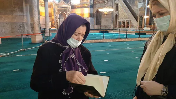 82 yaşında Müslüman oldu! Söylediği sözler ders niteliğinde