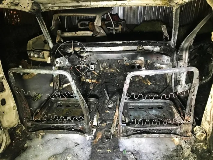 edirnede-alev-alev-yanan-aractan-geriye-demir-yigini-kaldi-1645422809328.jpg Edirne’de alev alev yanan araçtan geriye demir yığını kaldı - 1