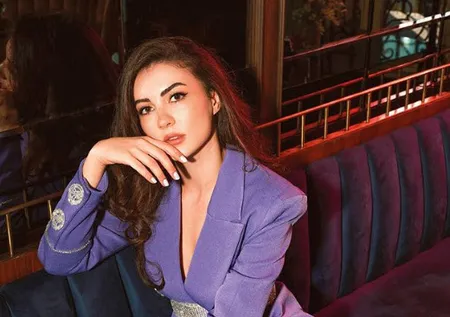 Afili Aşk'ın Ayşe'si Burcu Özberk estetiksiz hali ile şoke etti!